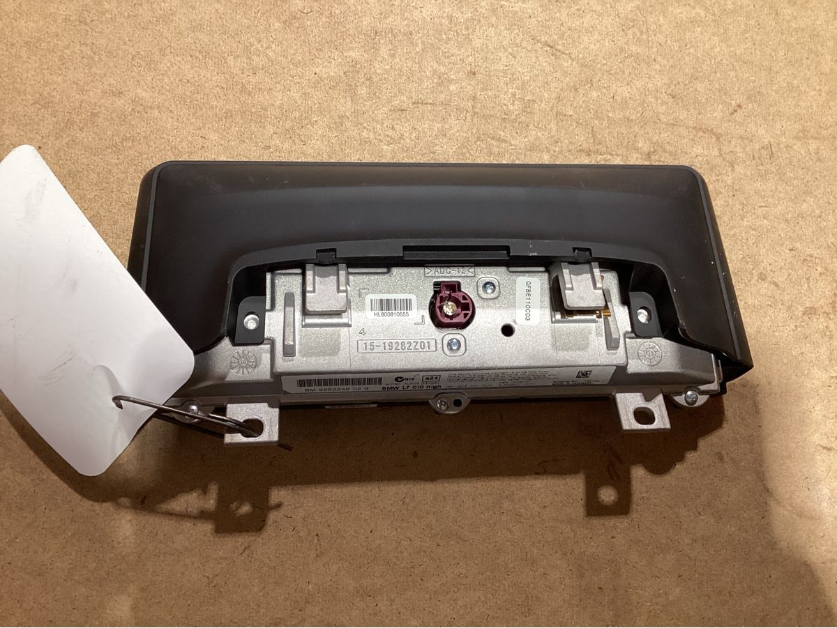 BMW Tutti pezzi di ricambio auto: Bildschirm Navigation zu BMW M4 Coupé – Usato da Reichenburg venduto da T864RX 1