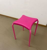 Pinkfarbener Hocker, Top Zustand, ideales Sommer-Accessoire!