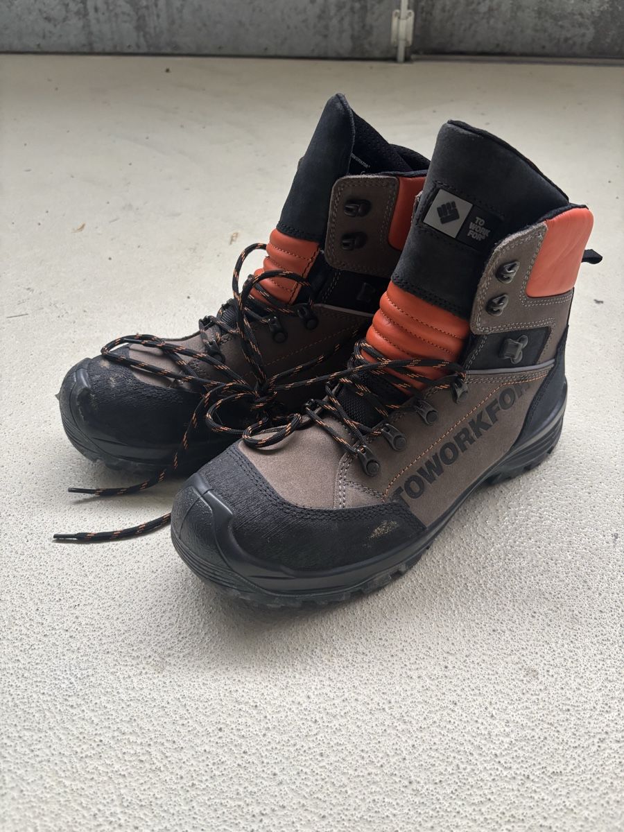 Scarpe da uomo: TOWORKFOR S3 Arbeitsschuh  – Nuovo (secondo la descrizione) da Embrach venduto da lukaseckert