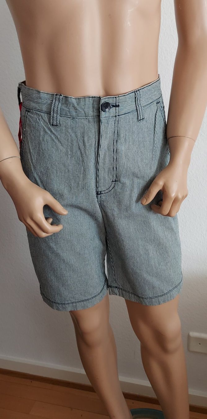Pantaloni: Neue coole Element Shorts Gr. 30 – Nuovo e nell'imballaggio originale da Basel venduto da Mazzo84