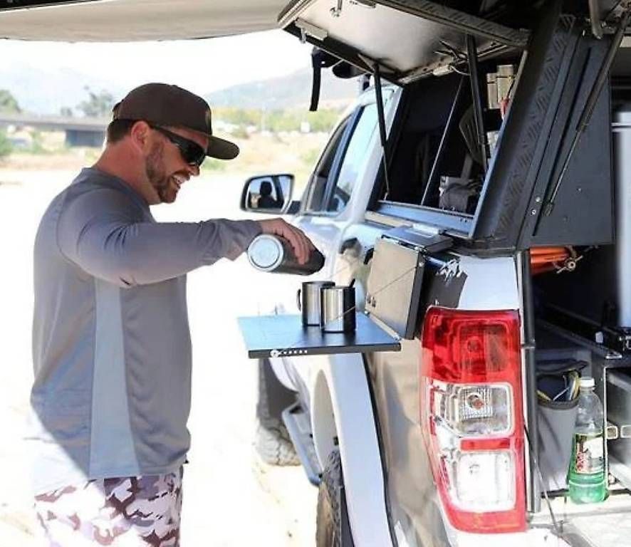 Tische: Tablette Alu Cab - Table latérale 4x4 – Gebraucht aus La Sarraz von Syl_Tyr732 4