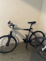 Funktionstüchtiges Velo, mit klebrigen Handgriffen
