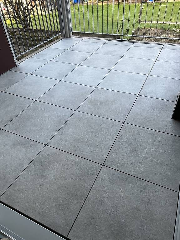 Rivestimenti per pavimenti: Platten für Balkon  – Usato da Allschwil venduto da Haffelow