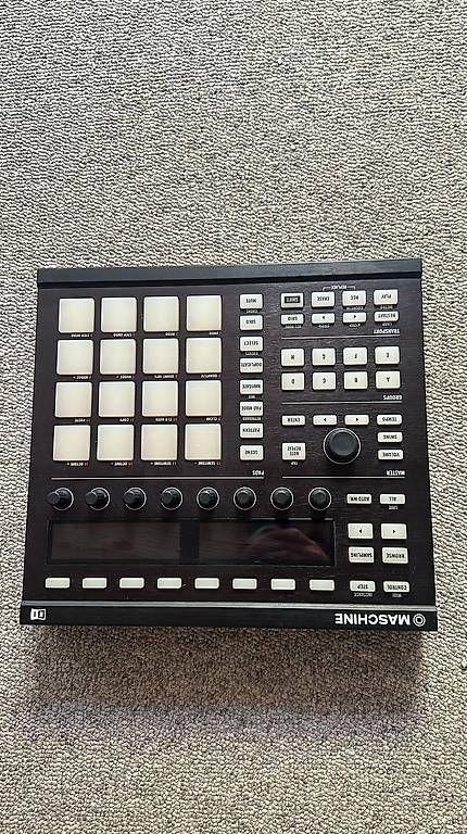 Instruments de musique: maschine sampler – D'occasion à Lachen par jas_spc5