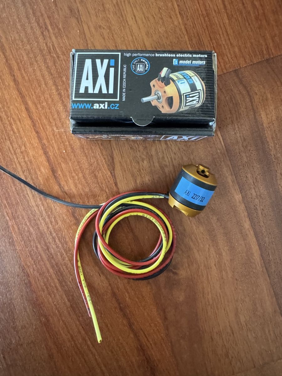 Motoren: AXI 2217/32 500KV – Neu und originalverpackt aus Gutenswil von HeliFoto