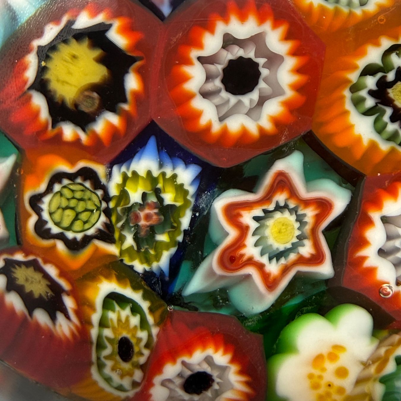 Murano Bicchieri: Murano Paperweight Briefbeschwerer Millefiori – Usato da Ueberstorf venduto da Brocandi 4