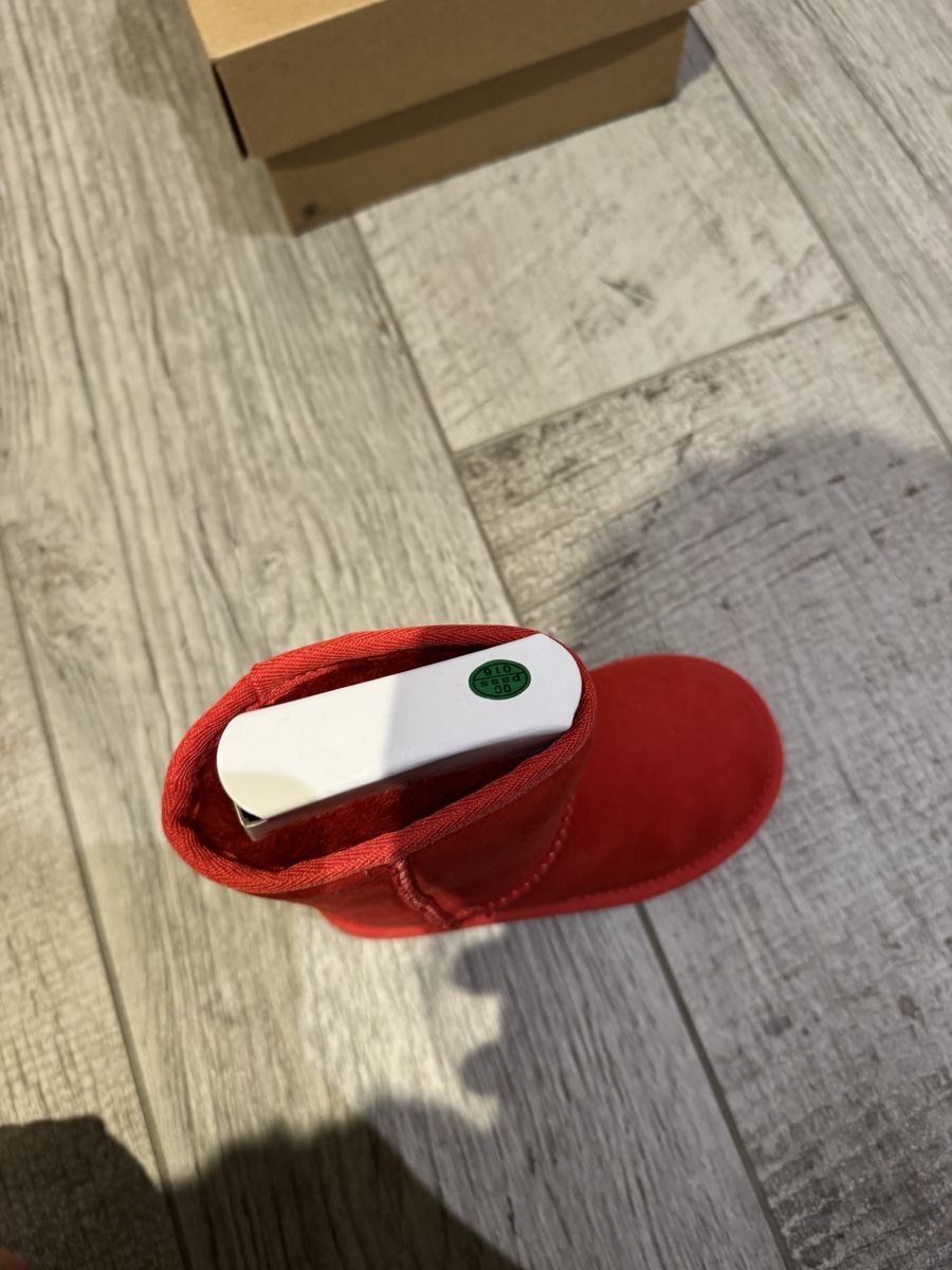 Ugg Scarpe per ragazzi: Ugg Rouge enfant Taille 25 neuve – Nuovo e nell'imballaggio originale da Mézières FR venduto da gae_6vl5 3