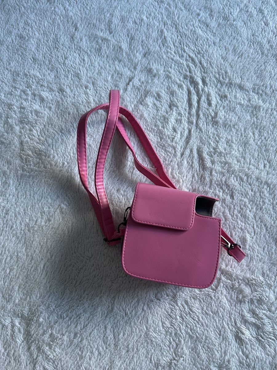Taschen für Damen: Instax Tasche Rosa – Gebraucht aus Chur von faja7000 3