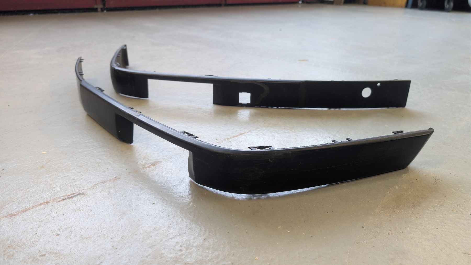 BMW Tutti pezzi di ricambio auto: Zierleiste vorne Front BMW E30 – Usato da Rickenbach SZ venduto da febele