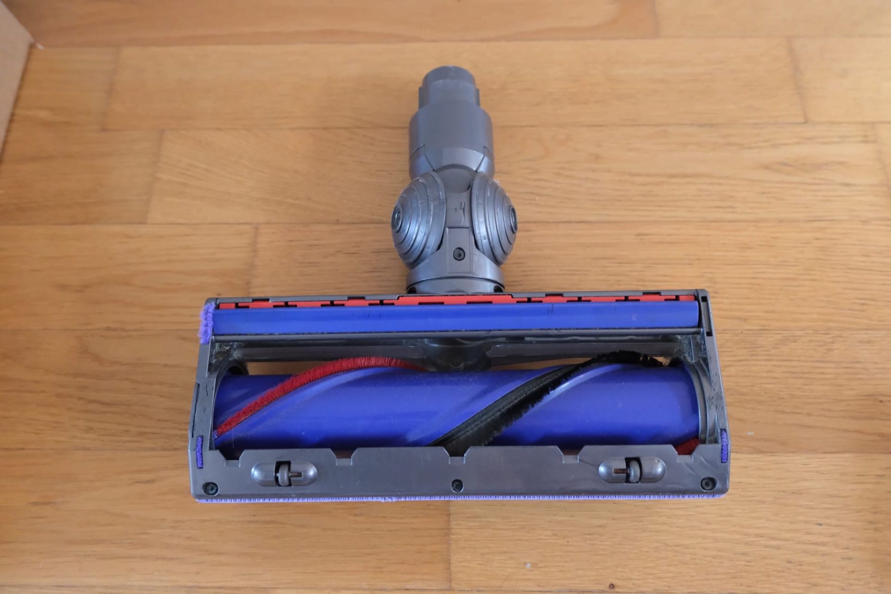 Dyson Aspirapolveri & Accessori: Gebrauchte originale Elektrobürste Dyson V7-V15 – Nuovo (secondo la descrizione) da St. Gallen venduto da lut_7fby 1