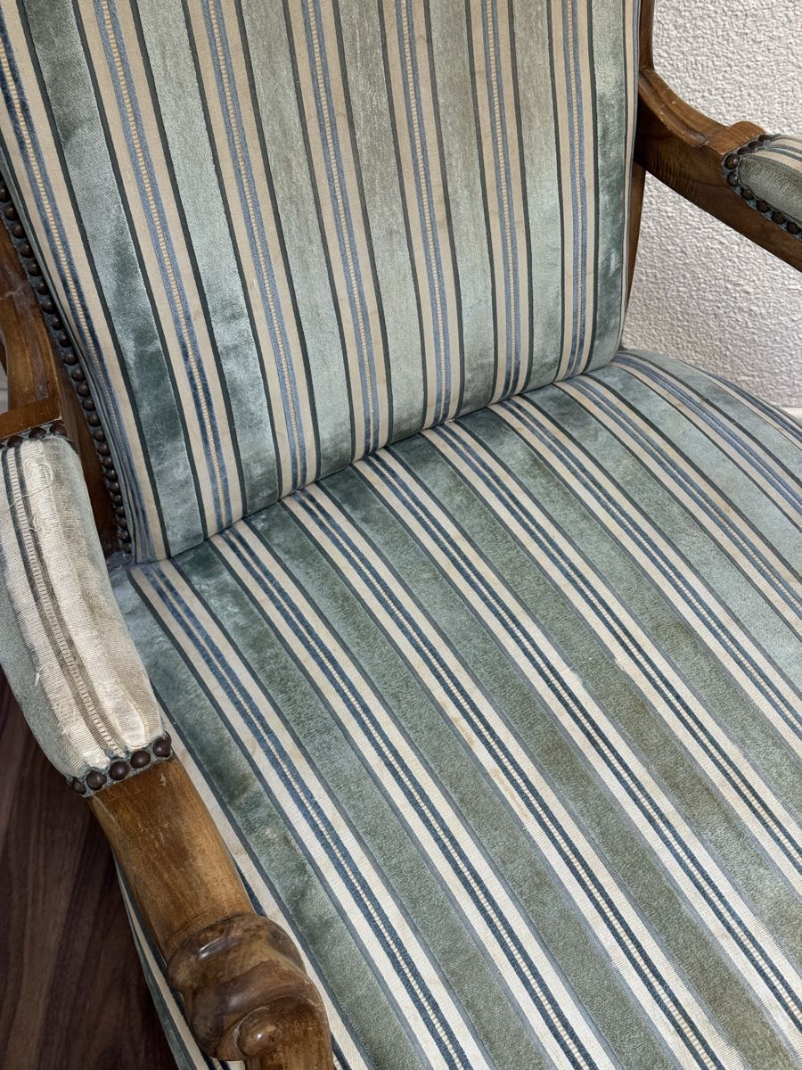 Poltrone: Voltaire-Sessel / Fauteuil im Louis-Philippe-Stil, Nussbaum – Usato da St. Erhard venduto da nano9 2