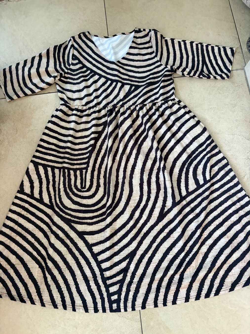 Robes: Weites, leichtes Kleid Grösse XL – D'occasion à Oberweningen par Gerini