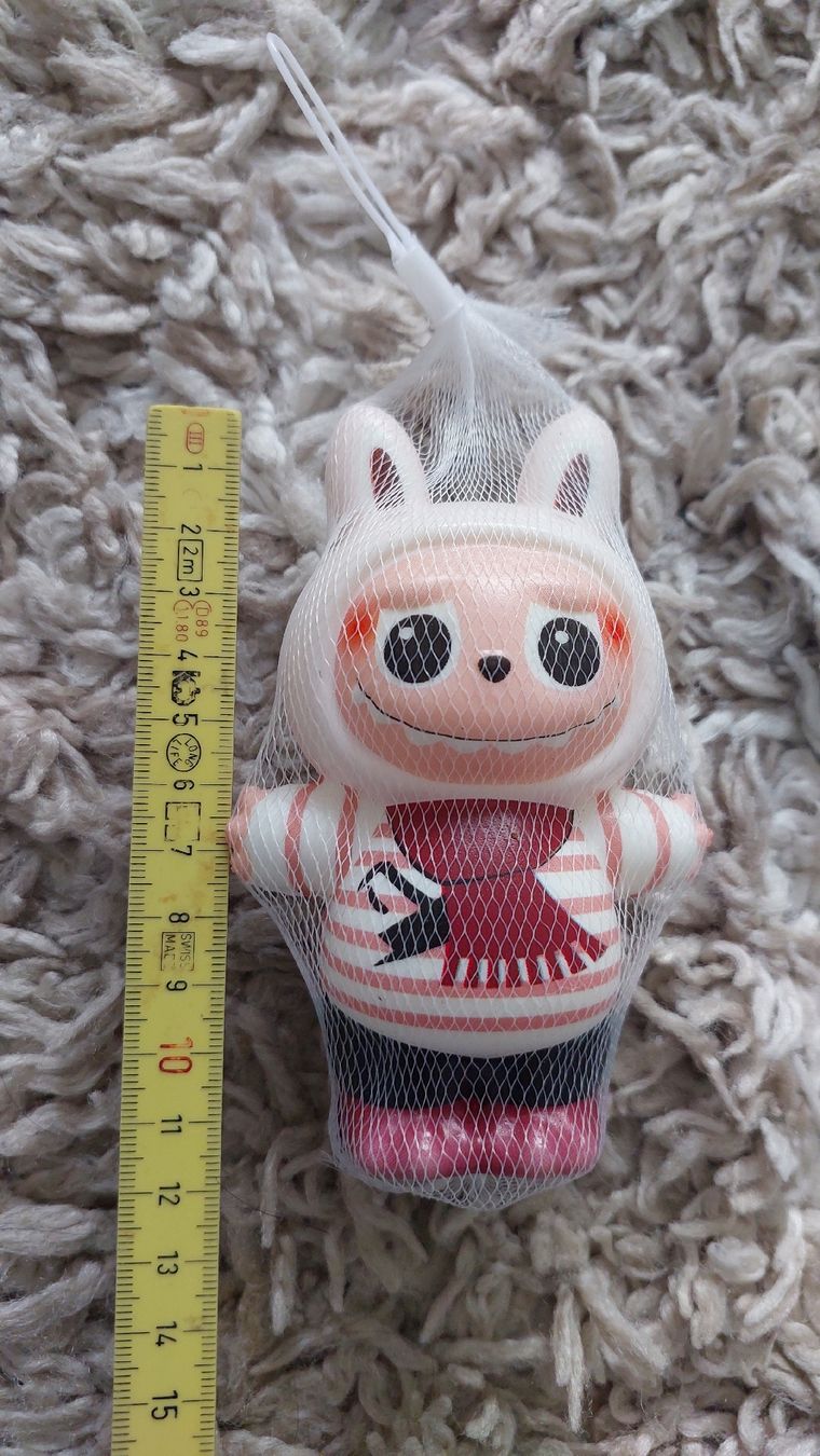 Giocattoli: Niedliche Labubu Squishy Figur – Nuovo e nell'imballaggio originale da Hittnau venduto da Razorback_1971 2