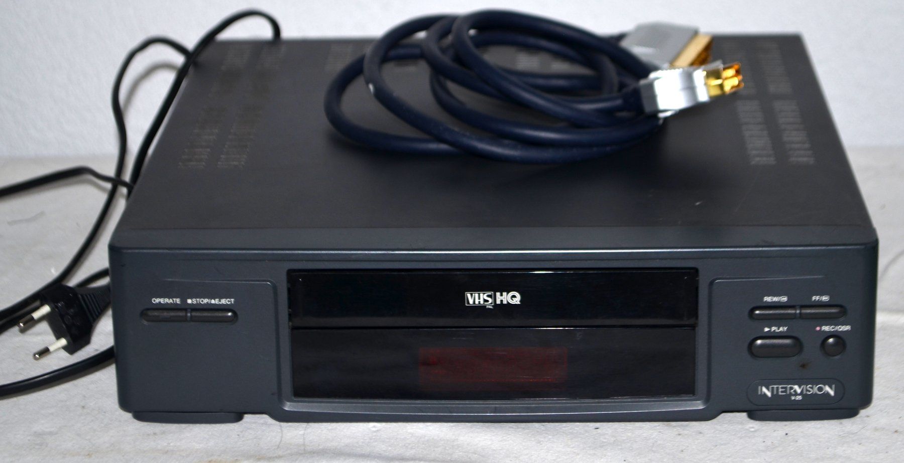 Registratori: Videorecorder VHS Intervision V-25 – Usato da Collonges venduto da arashee