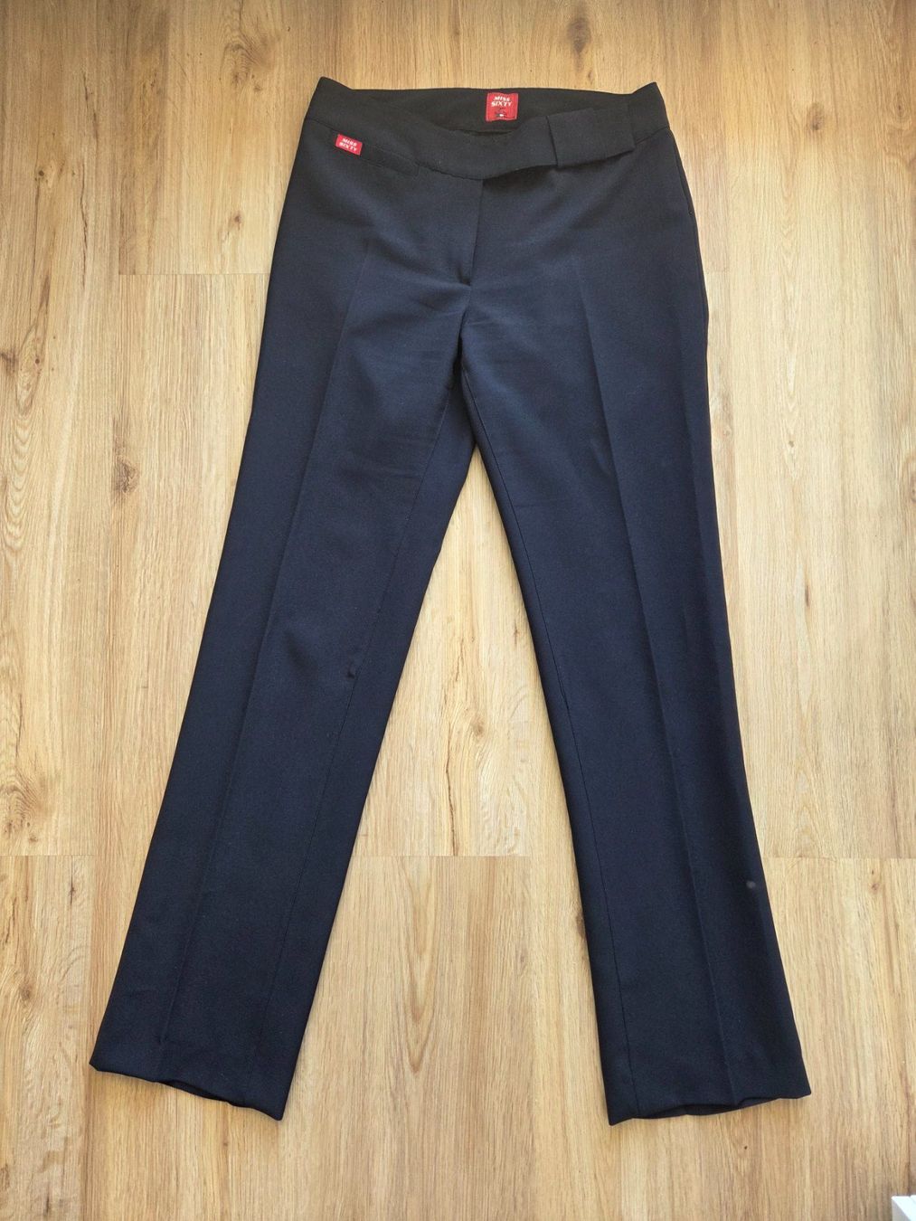Miss Sixty Pantaloni: Urban Sixty Hose, Gr. 32, schwarz – Usato da Oberägeri venduto da Sil1111