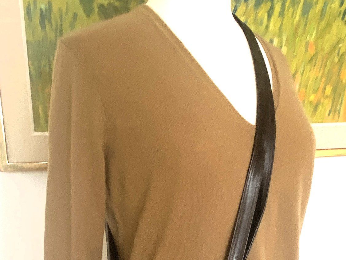Pulls & Sweat-shirts: Boutique TONJA 100% Cashmere Pullover sand V-Ausschnitt S 36 – Neuf (Voir description) à Allschwil par Rosenfee 3