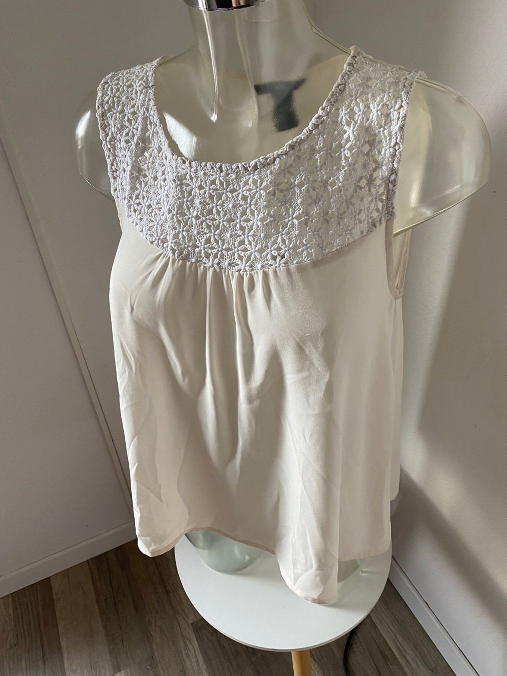 H&M Top: H&M Top Grösse 38. beige – Usato da Allenwinden venduto da Obalu