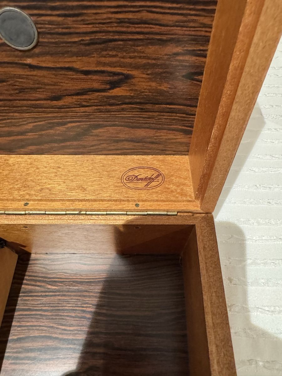 Davidoff Humidificateurs: Humidor original Davidoff, gross, schön – D'occasion à Safenwil par Corahund 4