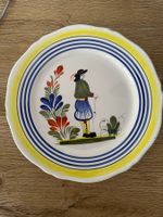 Paire d'Assiettes Plates Vintage Henriot Quimper