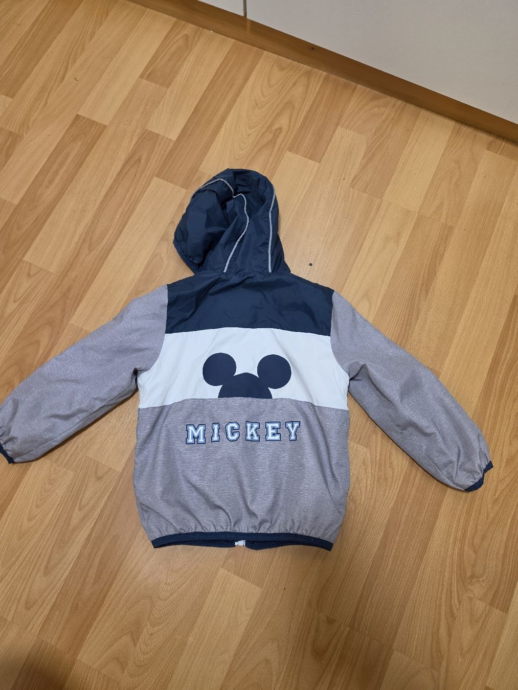 C&A Giacche & Cappotti: Mickey Mouse Jacke Grösse 98 C&A – Usato da Schliern b. Köniz venduto da Jemy94 1