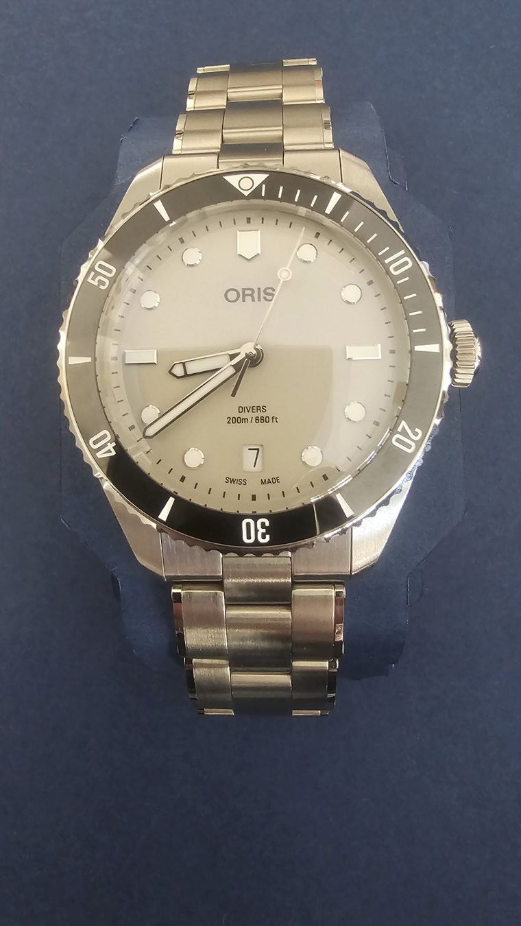 Oris Montres: Oris Divers Date 39mm Beige / September 2025 – D'occasion à Altendorf par Coyote1971