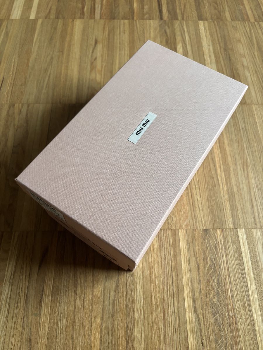 Scarpe da uomo: Miu Miu Box. Neu! – Nuovo (secondo la descrizione) da Luzern venduto da lor_x8hx 1