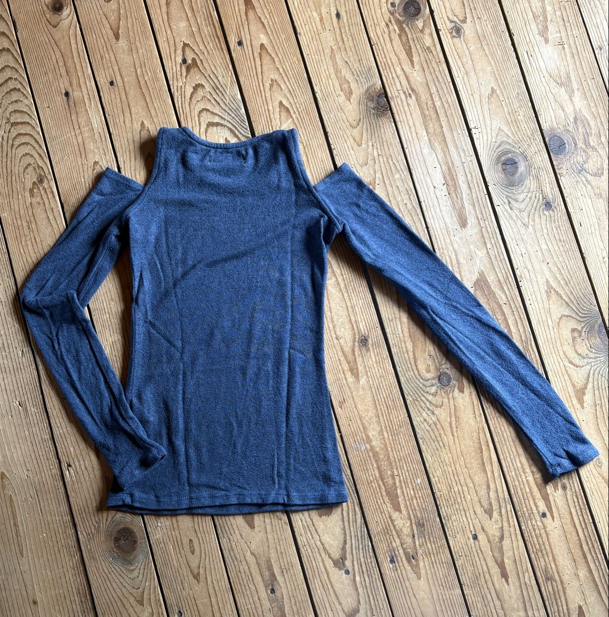 Hollister Pullover & Sweatshirts: Hollister Y2K Pulli – Gebraucht aus Gümligen von lou_zm9f 1