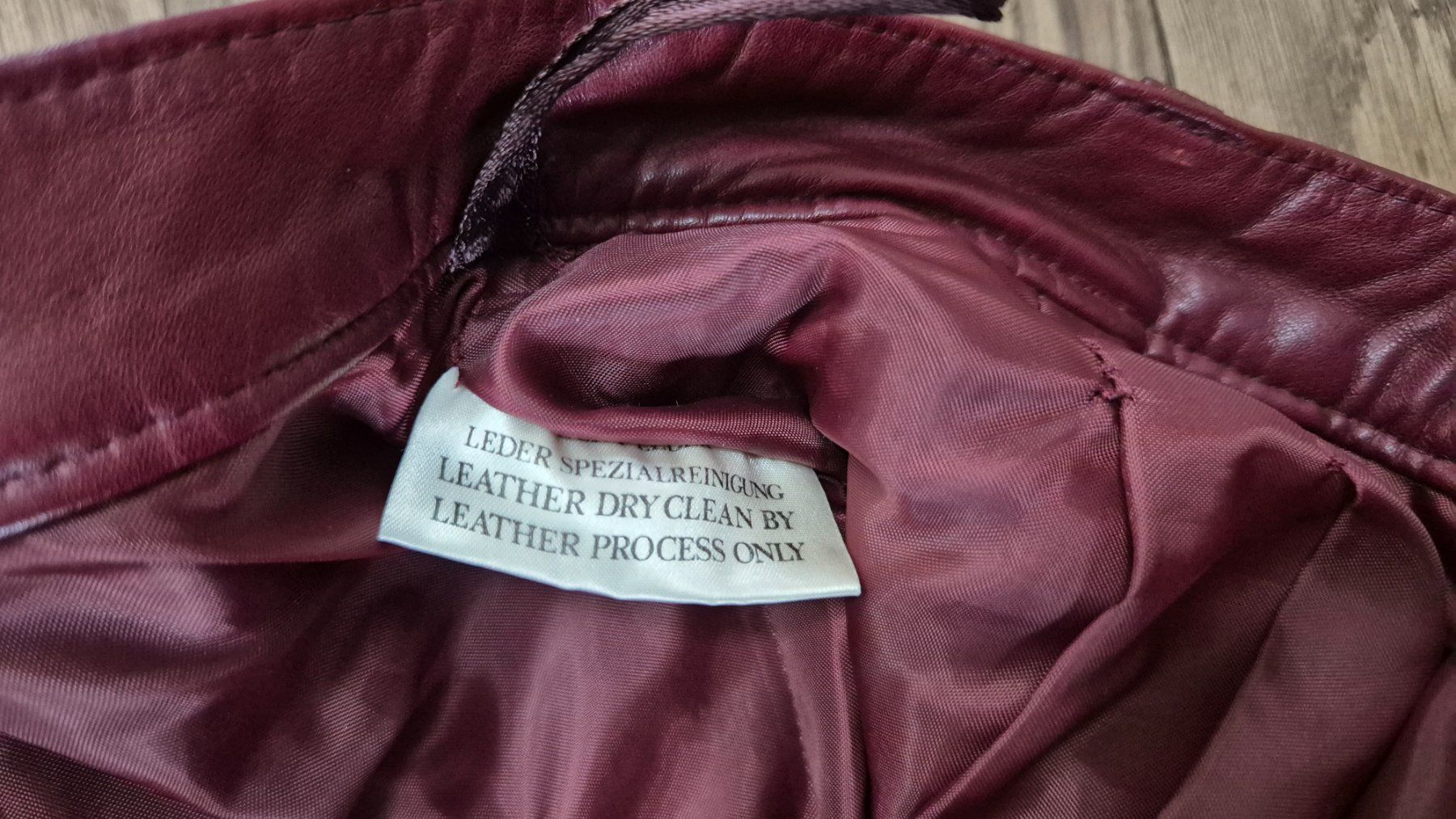 Pantaloni: Raspberry pink vintage leather pants size 38 – Usato da Zürich venduto da monadiederich 3