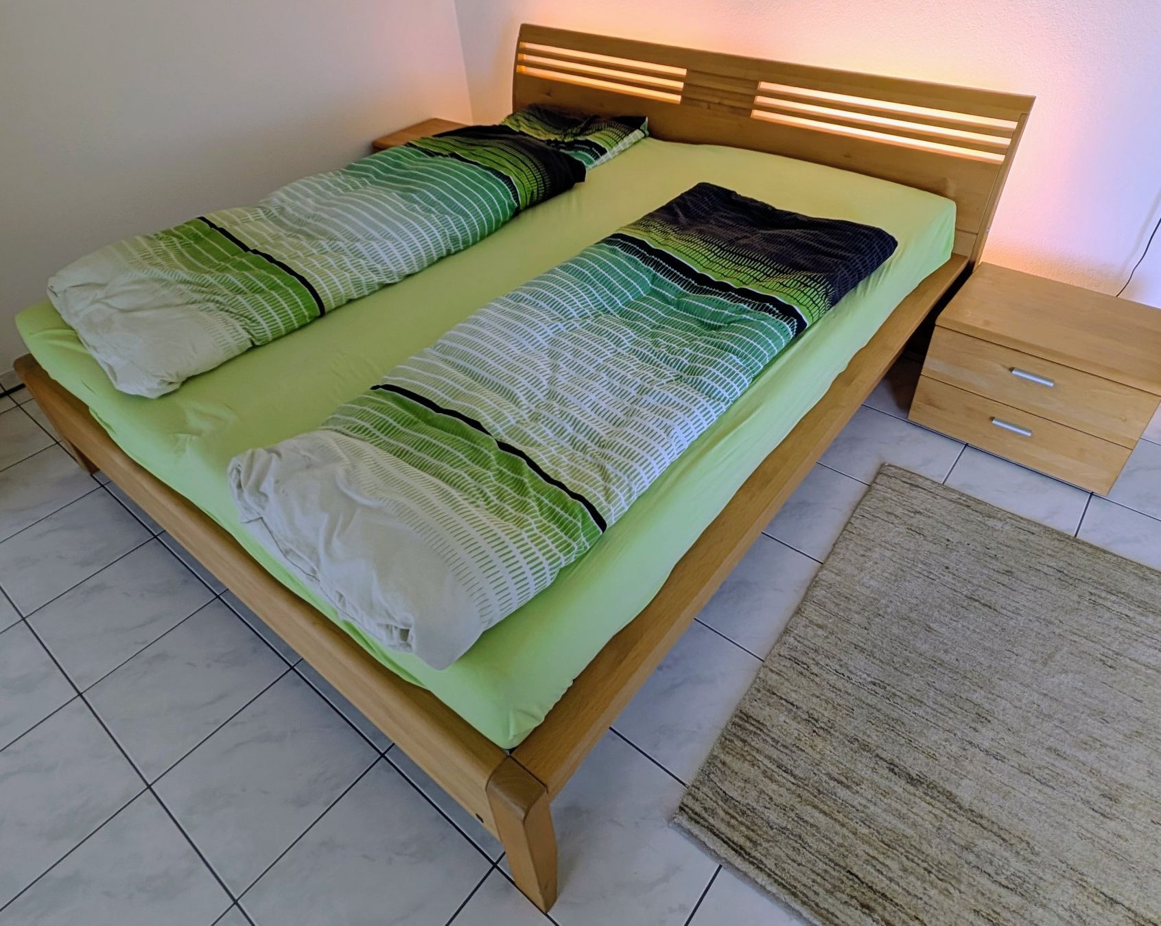 Letti: Holzbett mit Nachttischen geölt – Usato da Amriswil venduto da rabi66 2