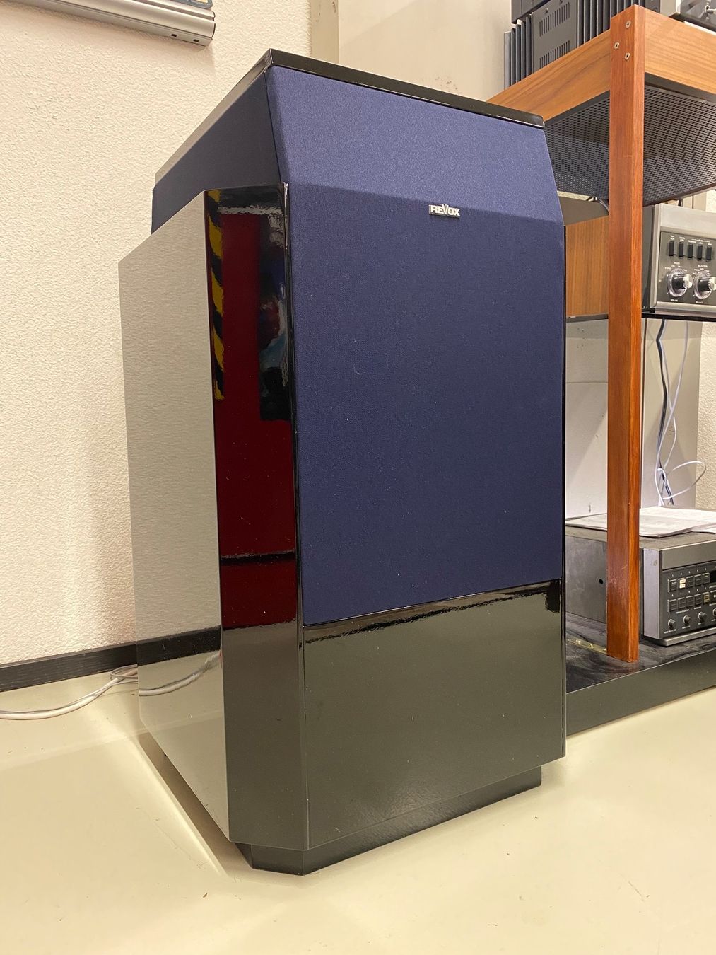 Revox Casse acustiche: ReVox Agora B Klavierlack – Usato da Winterthur venduto da klassikaudio
