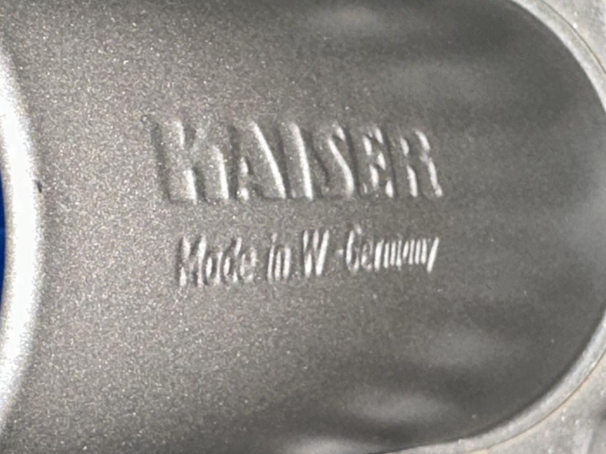 Kaiser Teglie da forno: Kaiser Gugelhupfform dunkelblau Backform Made in W-Germany  – Usato da Zürich venduto da Chaeffeler 5