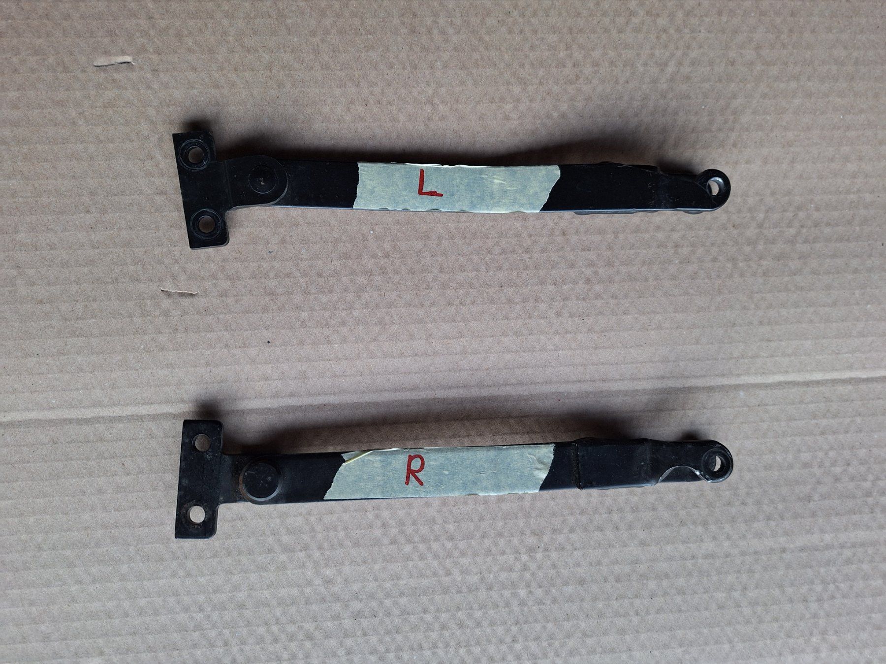 VW Tutti pezzi di ricambio auto: VW Golf 1 Cabrio Verdeckhalter – Usato da Marbach LU venduto da seven014