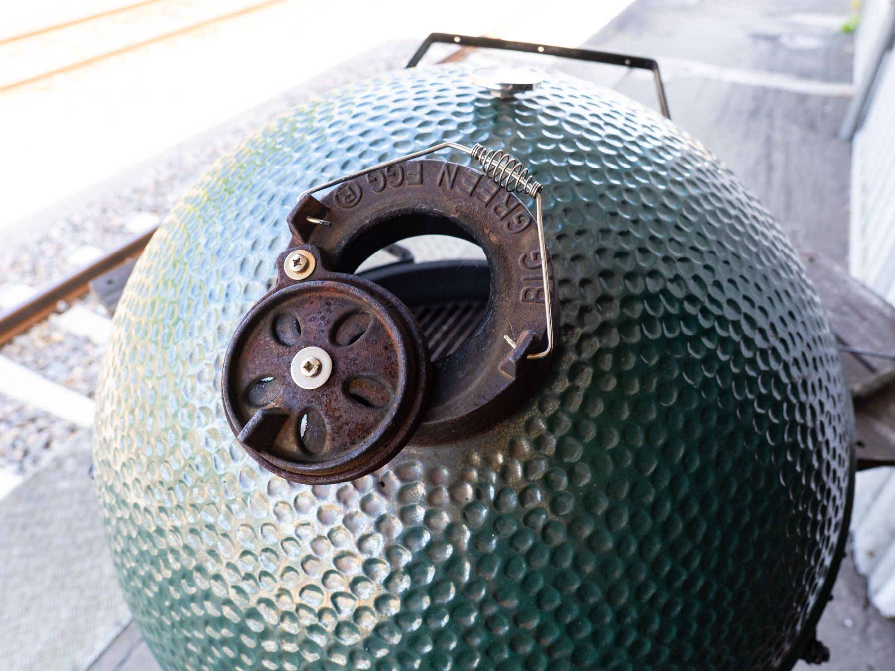 Big Green Egg Griglie: Big Green Egg Grill - Keramik, Rollgestell - Ref. 05/52 – Usato da Au ZH venduto da BrockiAu 2