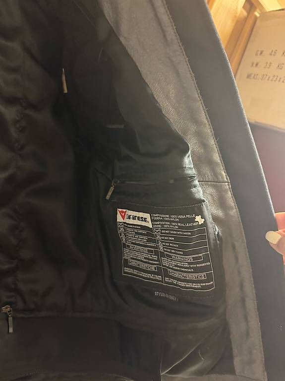 Dainese Giacche: Dainese Neuwertig Lederjacke – Usato da Gossau ZH venduto da lovimax 3