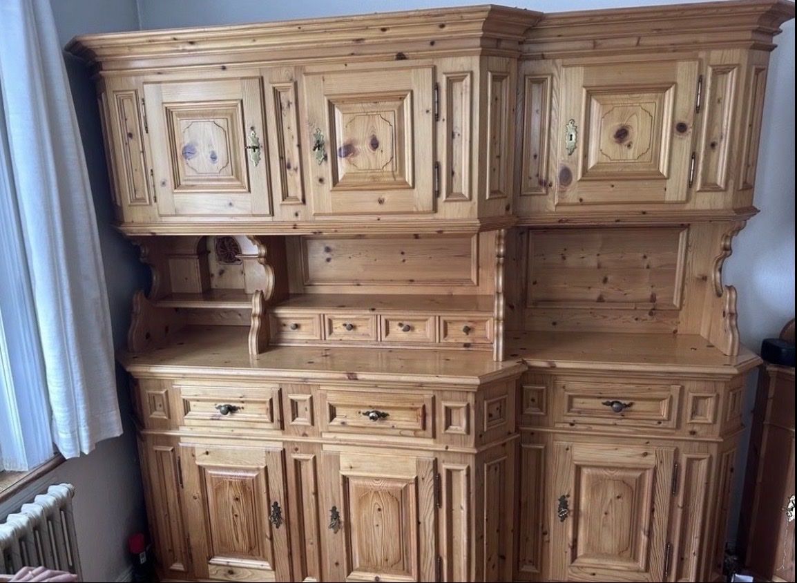 Credenze: Holzschrank Kiefer+Eck-Kasten – Usato da Berg TG venduto da schlauchi