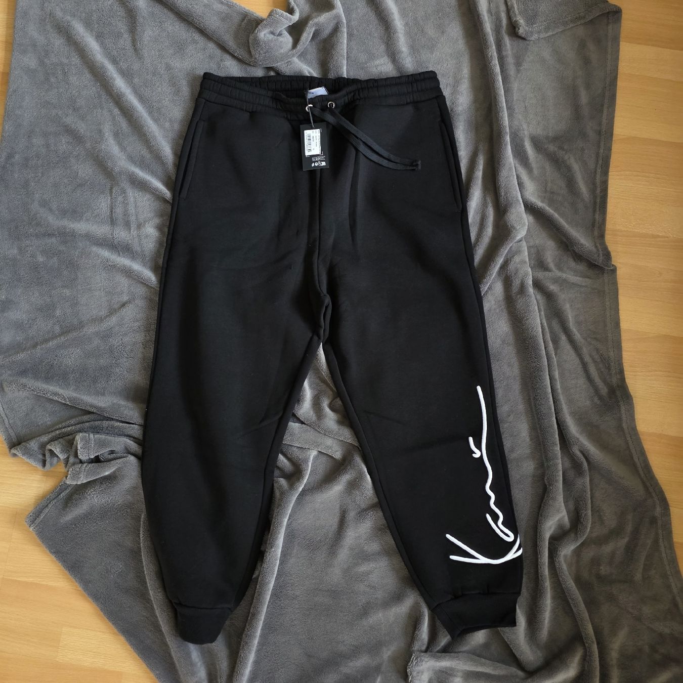 Pantaloni: Karl Kani Trainerhose XL – Nuovo e nell'imballaggio originale da Gerlafingen venduto da PaCo_88
