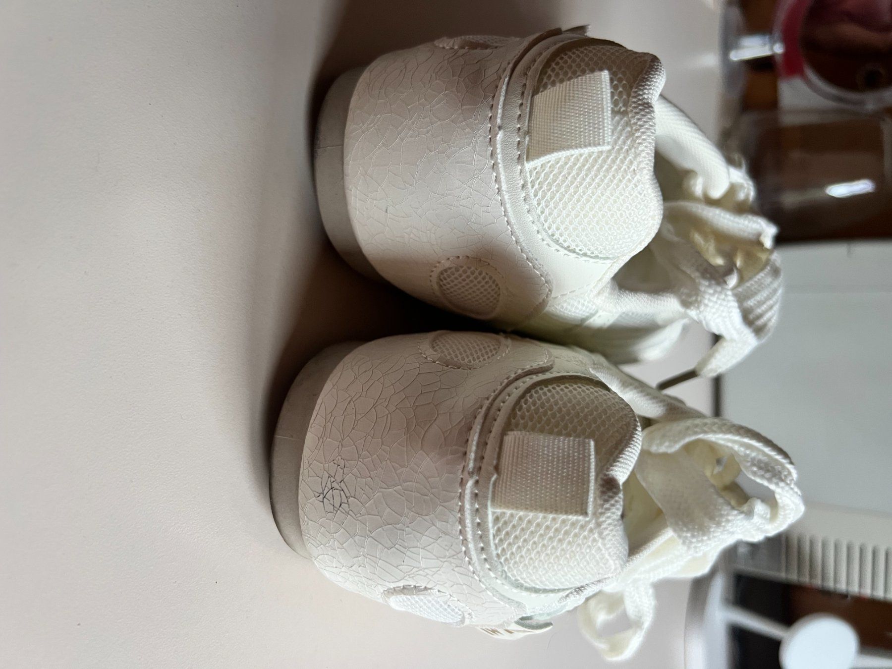 Damenschuhe: Weisse Barfussschuhe – Gebraucht aus Mörel von Emozia 4