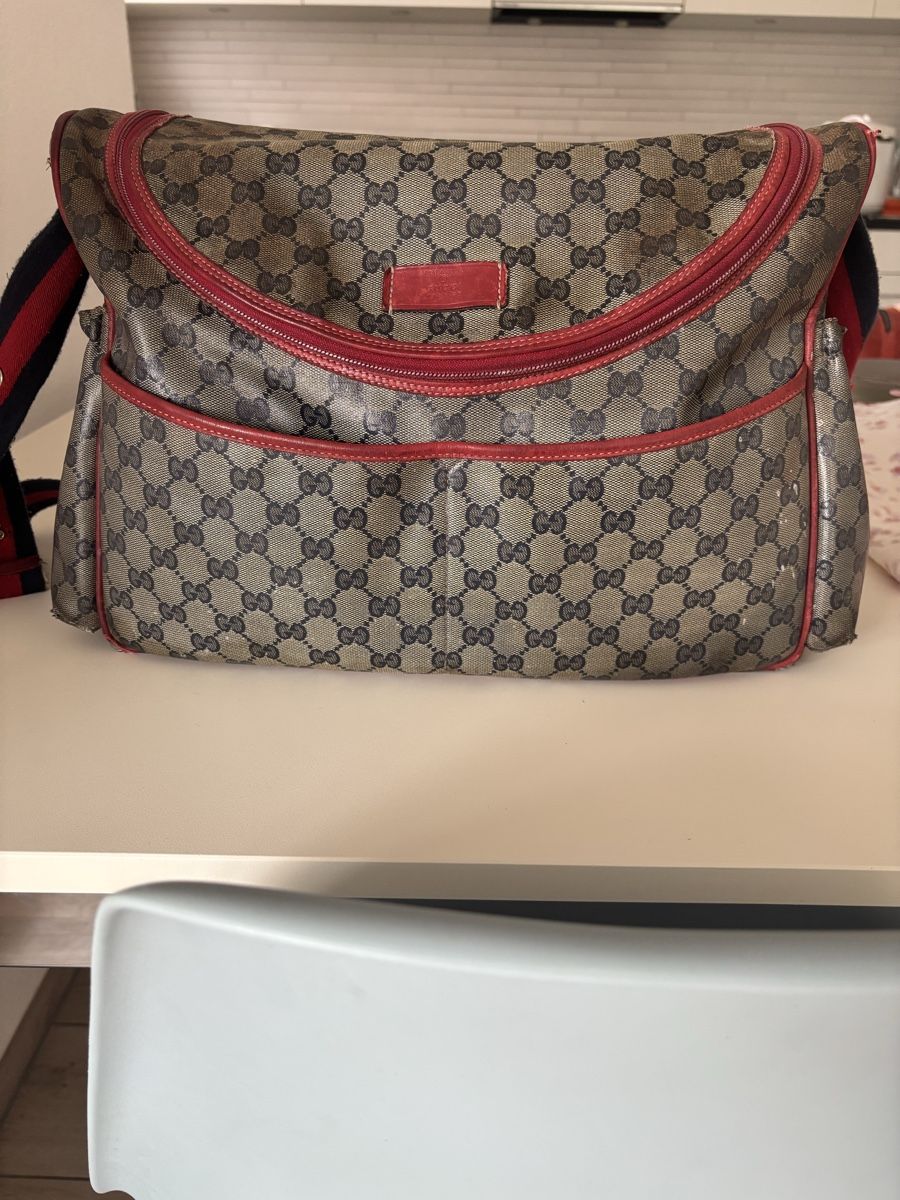 Gucci Taschen: Gucci Wickeltasche stark gebraucht – Gebraucht aus Höri von Celine.11