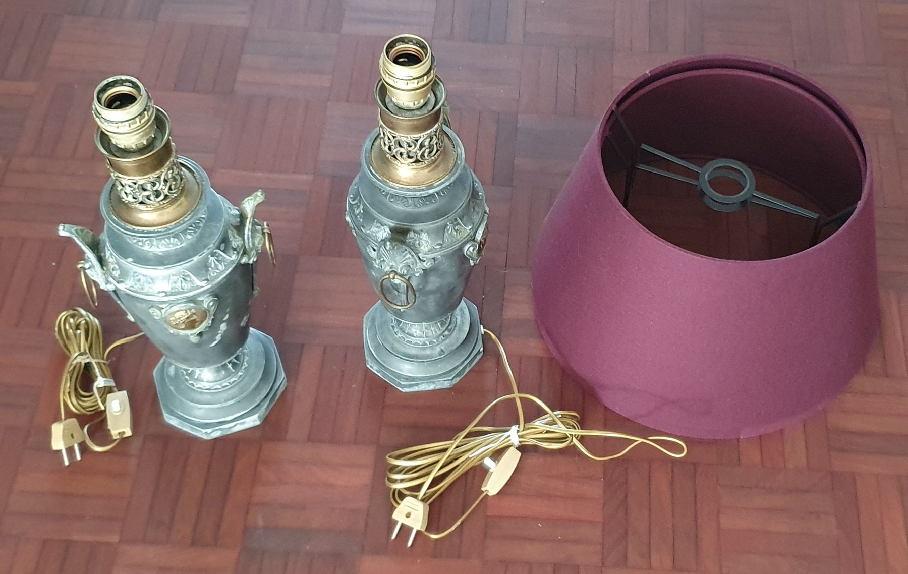 Lampade: Antike Lampen, 2 Stk., mit Lampenschirme – Usato da Kreuzlingen venduto da Rschweiz1 4