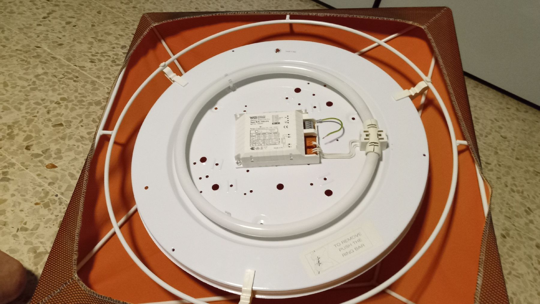 Kronleuchter & Deckenlampen: AXO light plafonnier forme carrée avec pointes, orange – Gebraucht aus Meyrin von pamanic 2