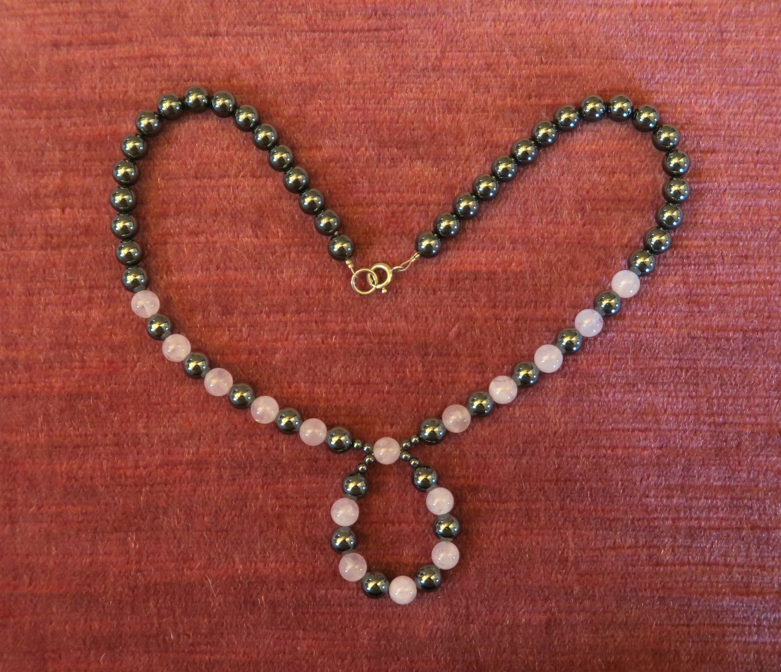 Catenine: Perlenkette Hämatit/Rosenquarz – Usato da Brittnau venduto da marlenestone 1