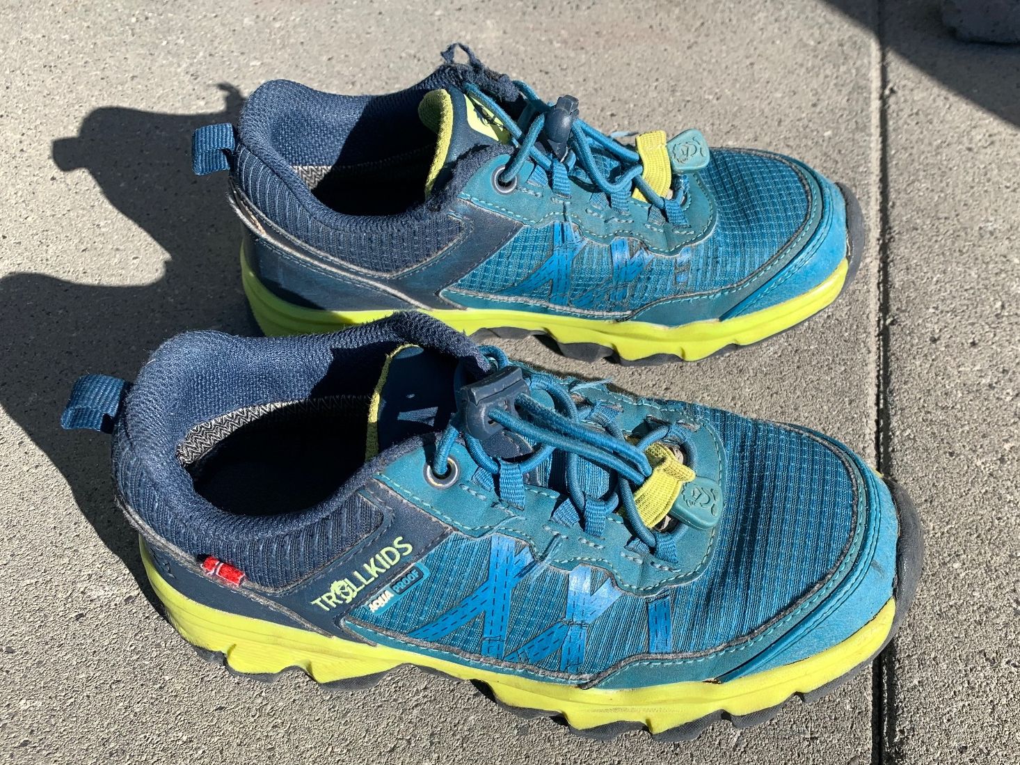 Scarpe per ragazzi: Trollkids robuste Wanderschuhe, wasserdicht, Gr. 32 – Usato da Mollis venduto da wah_p9lr 1