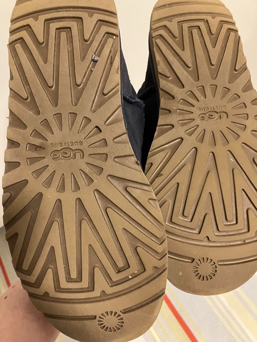 Ugg Scarpe da donna: Bottes UGG bleu marine 39 – Usato da Epalinges venduto da Tosca20 3