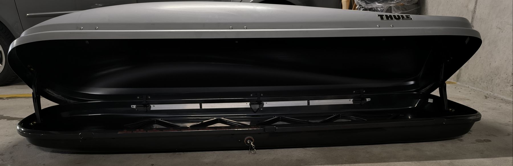 Thule Coffres de toit: Dachbox Thule – D'occasion à Saland par 5t3h 2