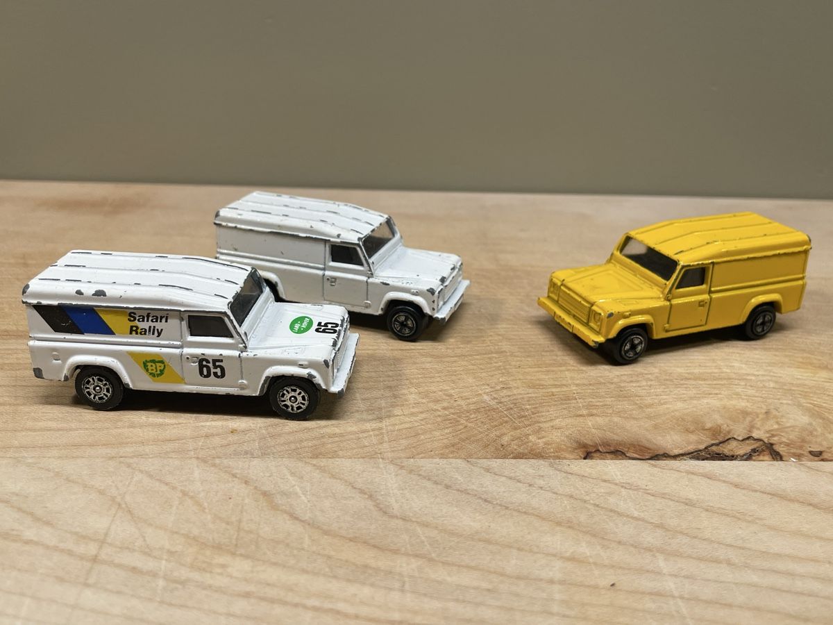 Corgi Toys Modellini d'auto: 3x Corgi Land Rover Defender 110 – Usato da Frauenfeld venduto da Challenger77