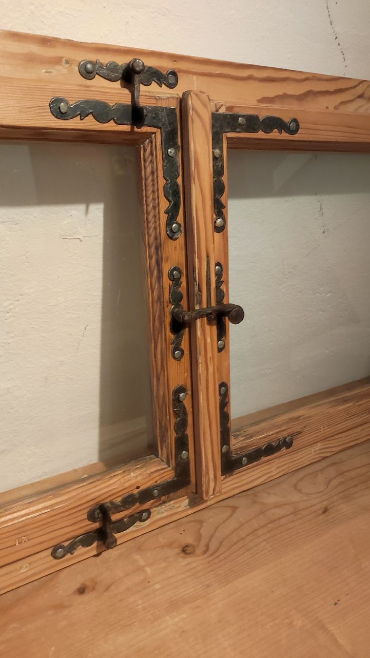 Fenster: altes Fenster – Gebraucht aus St. Gallen von glueckskinder 3