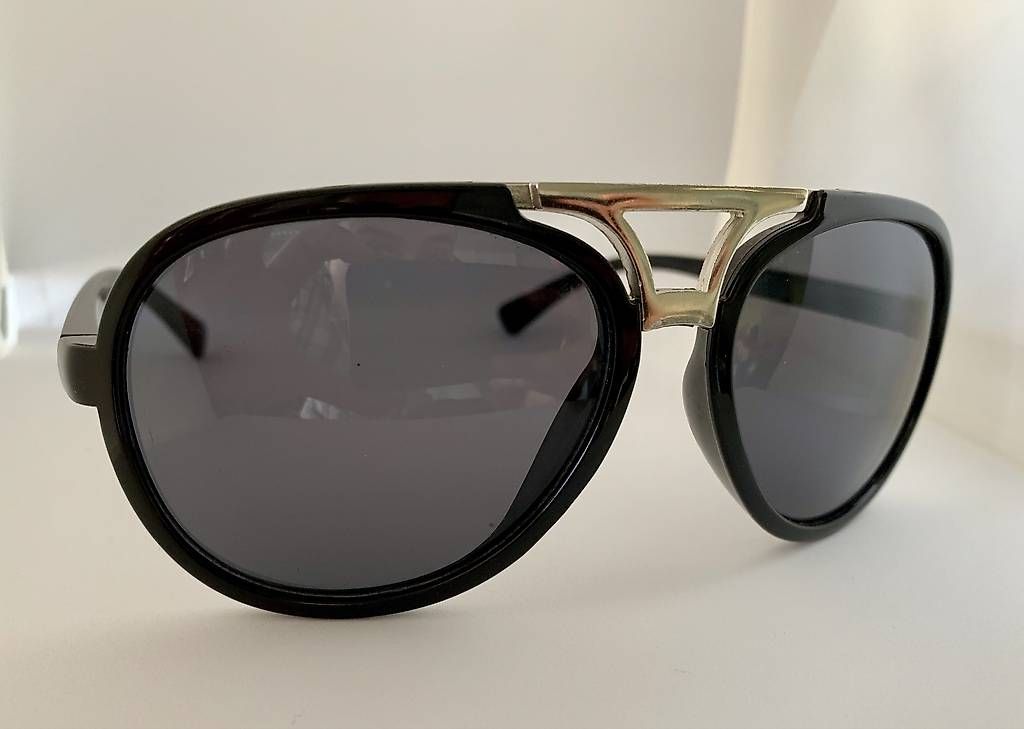 Brillen & Gläser: Coole Sonnenbrille Schwarz/Silber inkl. Etui – Gebraucht aus Malters von frangecko 1