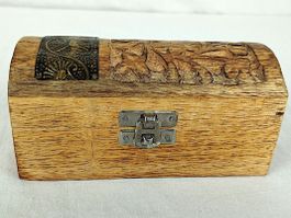 Schatztruhe aus Holz