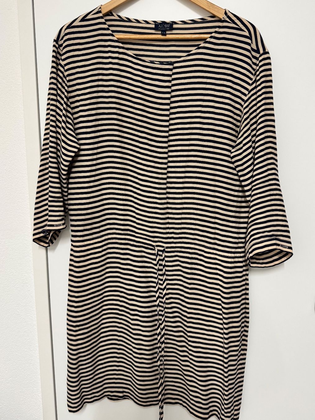 Armani Kleider: Robe Armani Jeans t M/L – Gebraucht aus Muhen von Cottoneyes