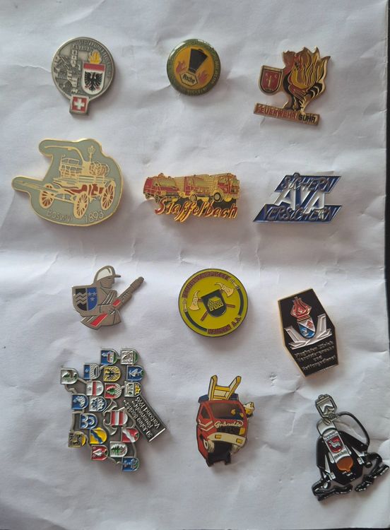 Feuerwehr-Pins Konvolut (Neu (gemäss Beschreibung)) in Dottikon für CHF ...